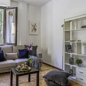  Apartment Cozy Roman With Parking Italy